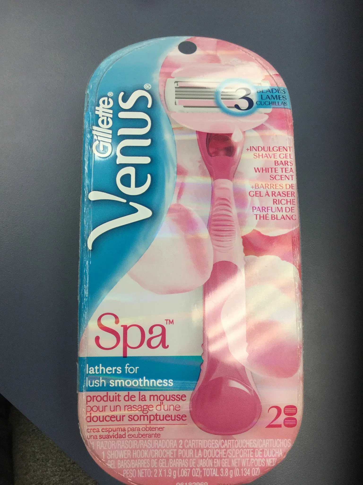 Gillette Venus Spa Razor ( 3 Shave Gels)